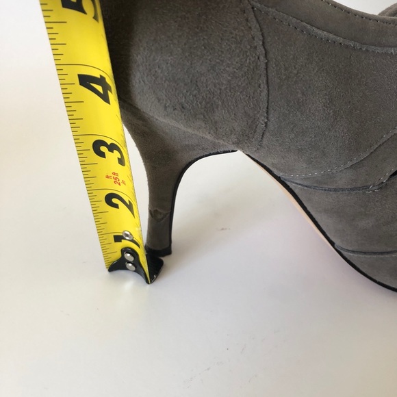 PLENTY BY TRACY REESE TAN SUEDE HEELS - Picture 10 of 12